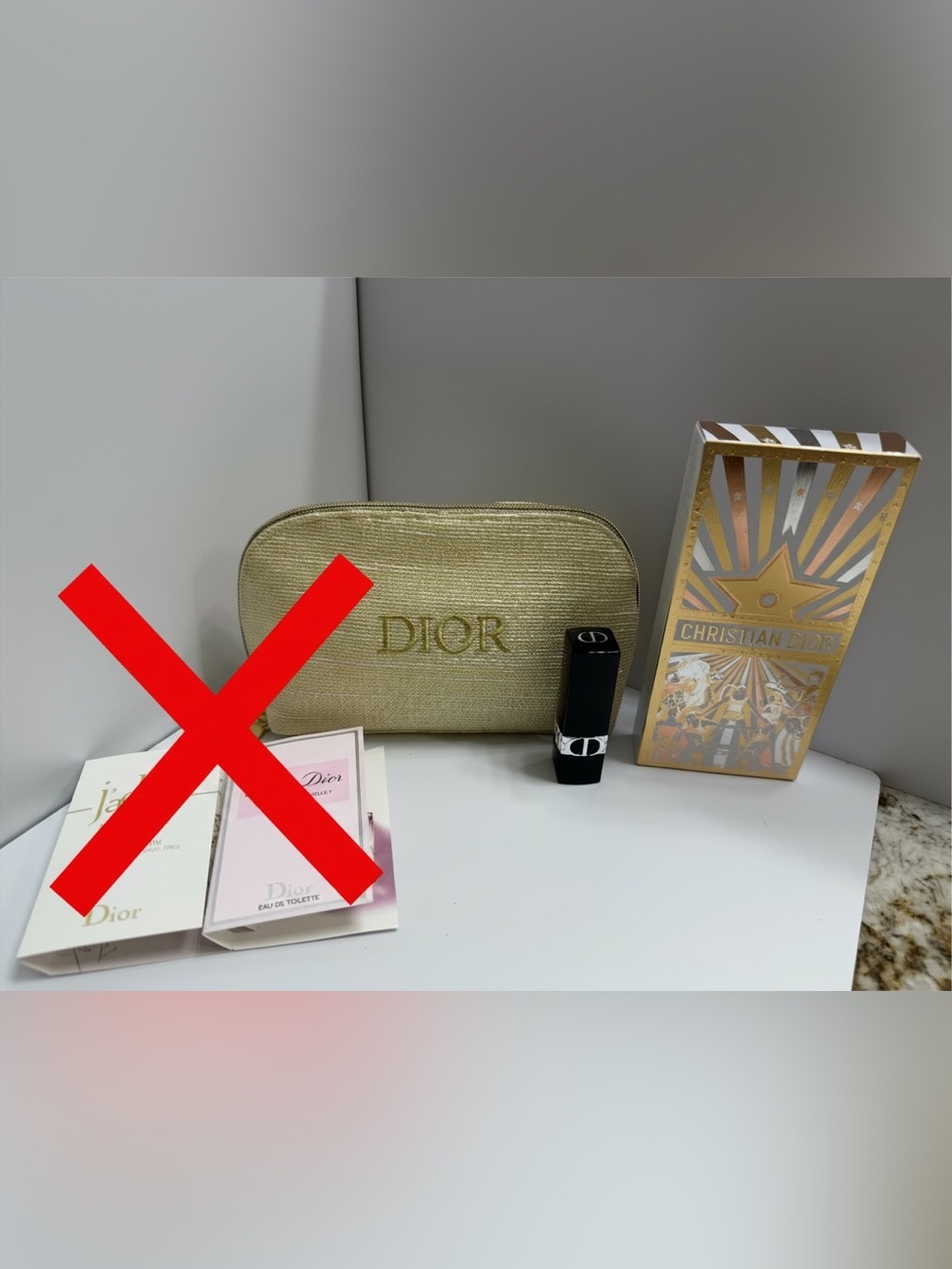 🎡🎡Dior Gold Cosmetic Pouch Beauty Bundle- Embroidered Logo